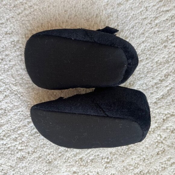 Girl's Black Mary Jane Soft Sole Shoes - Embroidered Leaves/Roses - Size 2 - Picture 4 of 6